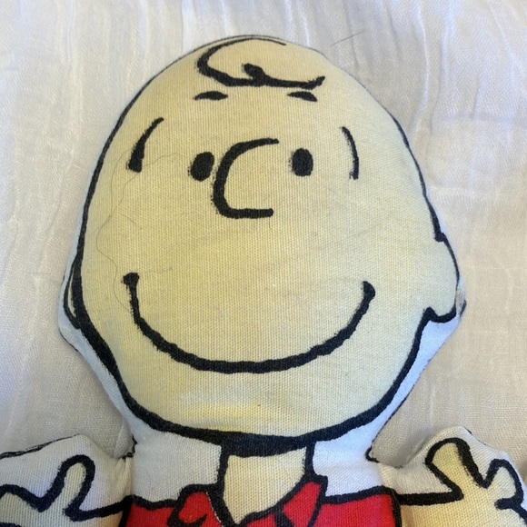 Two Vintage Mini Charlie Brown Pillows - Picture 4 of 9